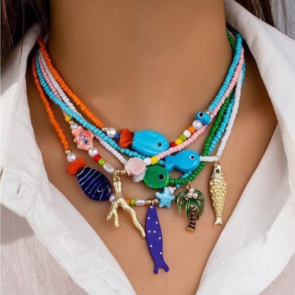 Fish with seashell detail Necklace A1248 - Picture 1 of 5